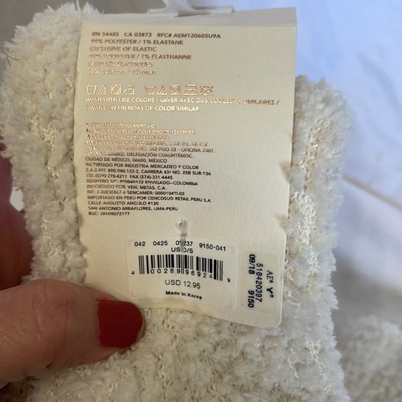 American Eagle Outfitters Warm Fuzzy Book Socks, NWT. Bundle & Save! - Picture 3 of 3